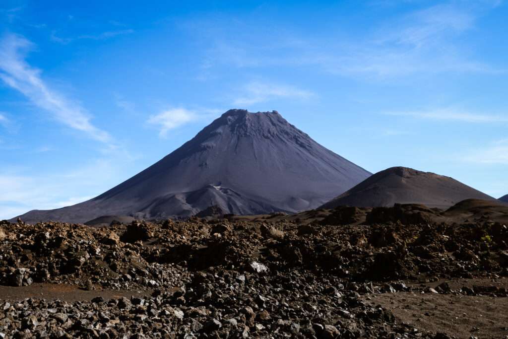 Pico do Fogo et son petit Pico, dernier volcan actif du Cap-Vert