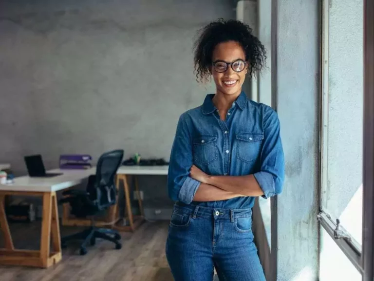 Rédiger une page à propos percutante est essentielle pour attirer et fidéliser ses clients. Découvre dans cet article tous mes conseils pour y parvenir.