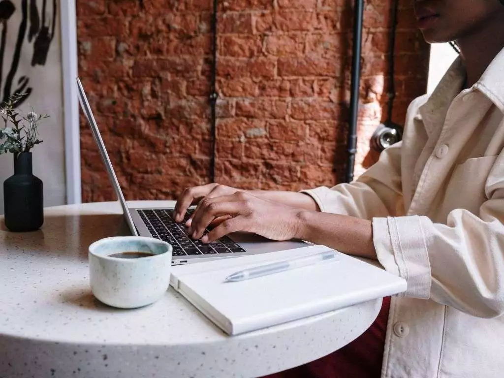 Trouver les bons mots-clés pour son site : tout ce que tu dois savoir